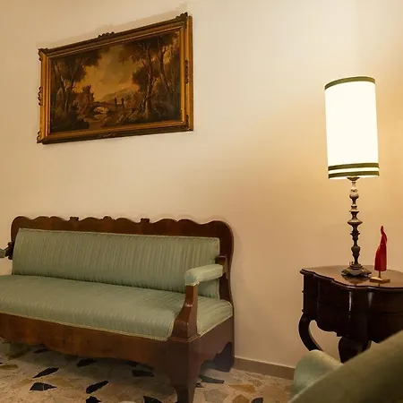 Palazzo Benucci - Residenza Di Charme Bed & Breakfast